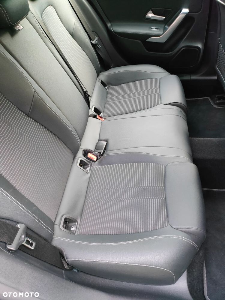 Mercedes-Benz Klasa A 200 4Matic 8G-DCT Edition 2021 - 11