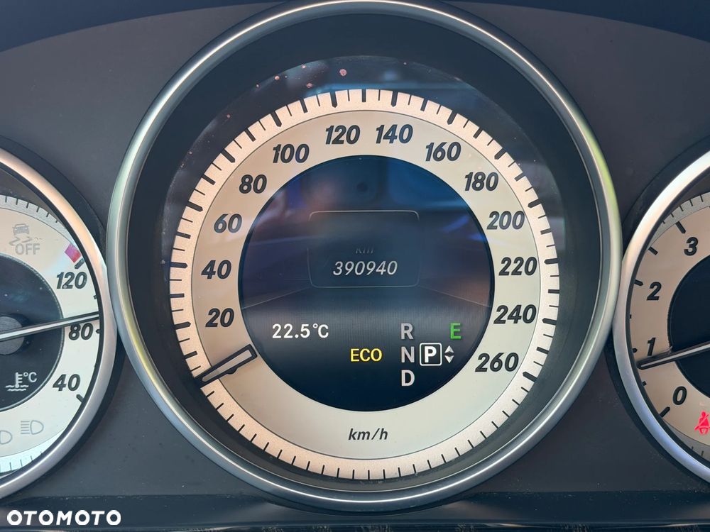 Mercedes-Benz Klasa E 200 7G-TRONIC Avantgarde - 24