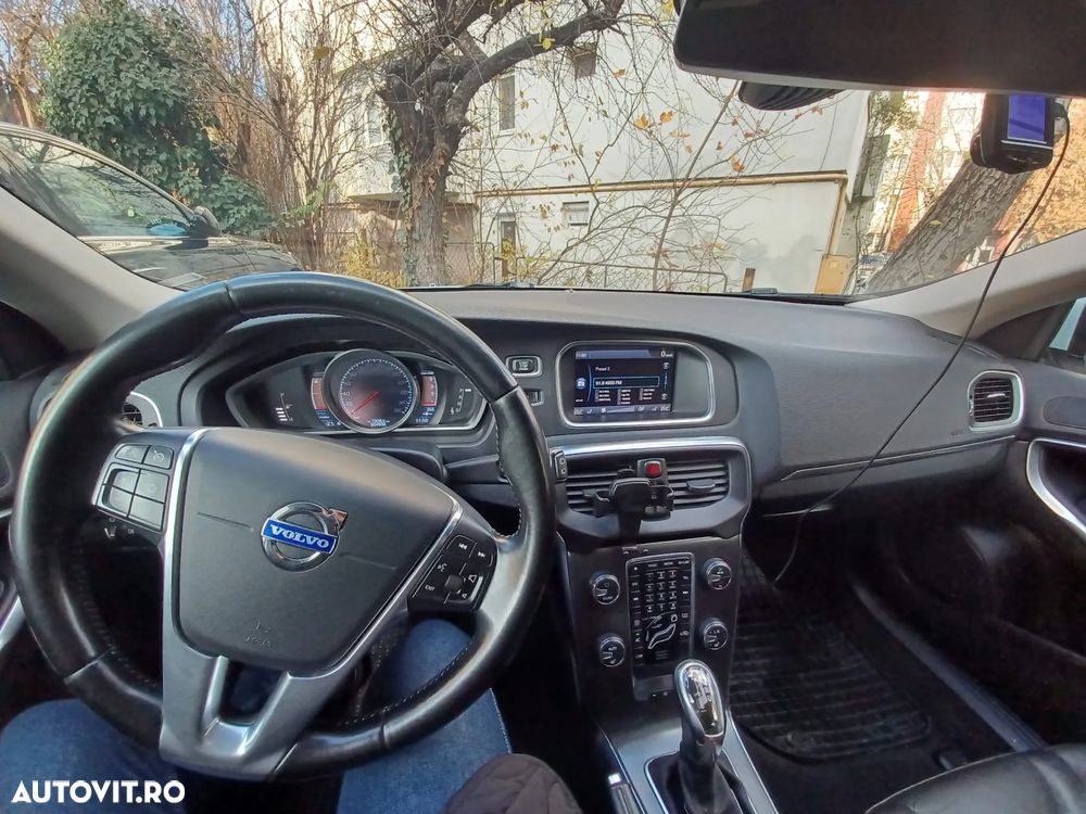 Volvo V40 D3 Geartronic Momentum - 6
