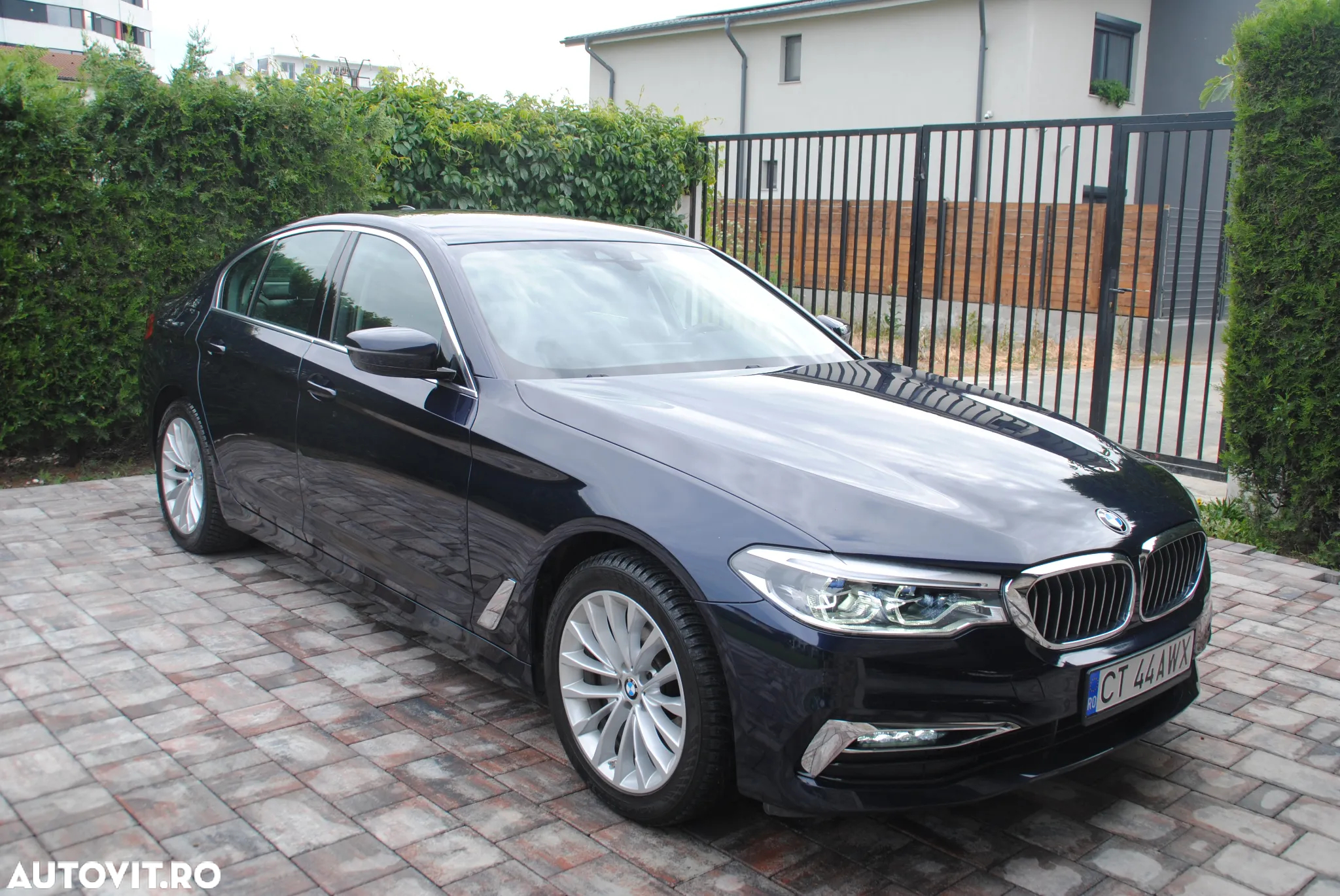 BMW Seria 5 520i AT - 4