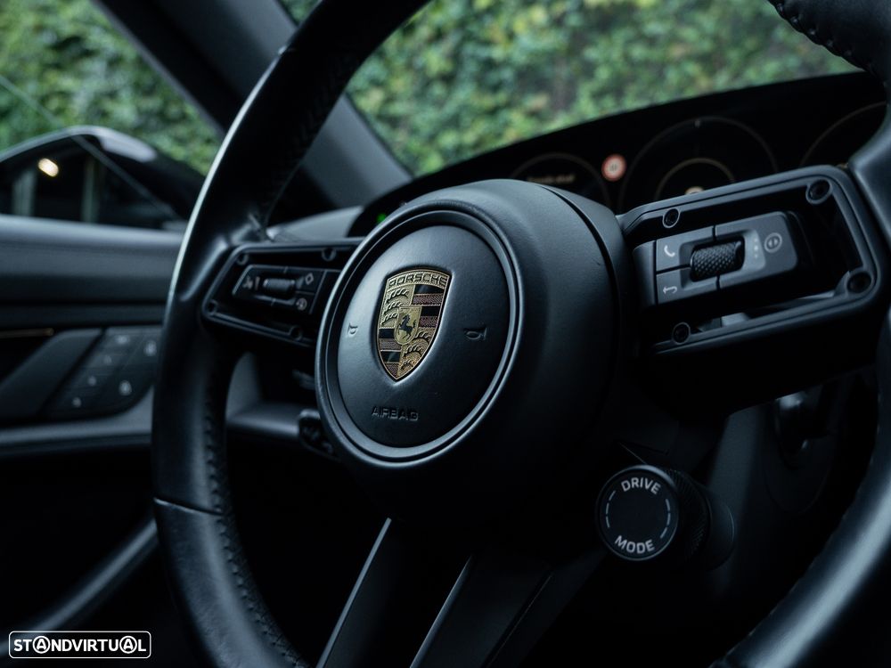 Porsche Taycan Cross Turismo 4S - 34