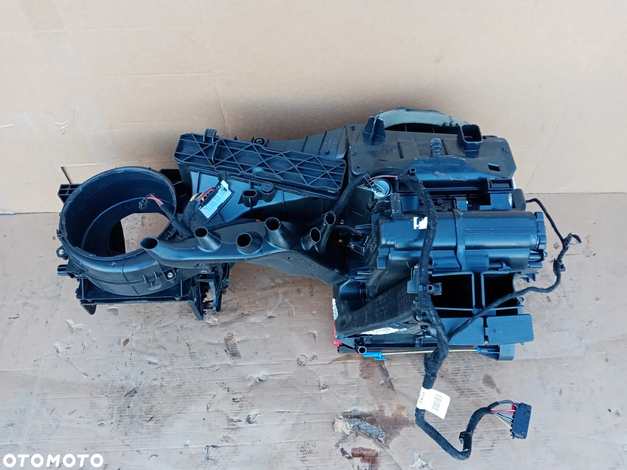Nagrzewnica dmuchawa powietrza VW Caddy III 2K1820003M - 7