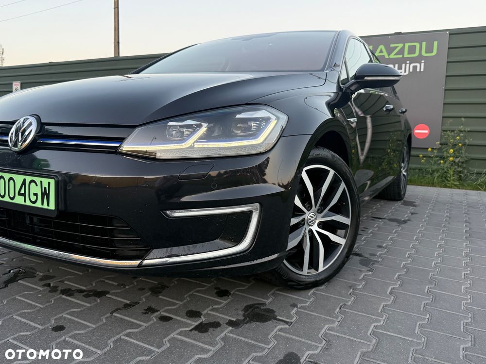 Volkswagen Golf - 2