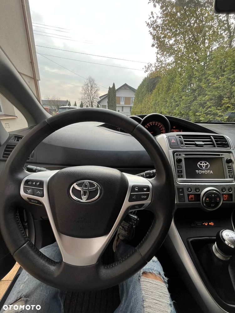 Toyota Verso 2.0 D-4D 2010 7os - 18