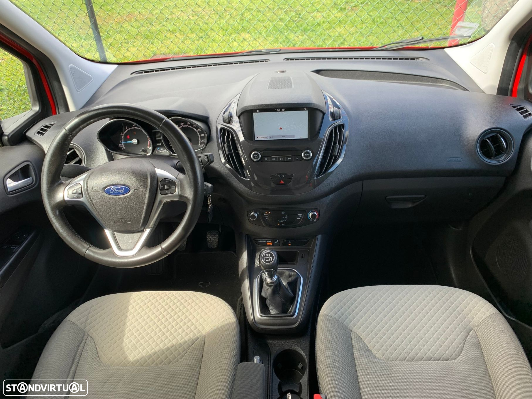 Ford Tourneo Connect 1.0i EcoBoost Titanium - 43