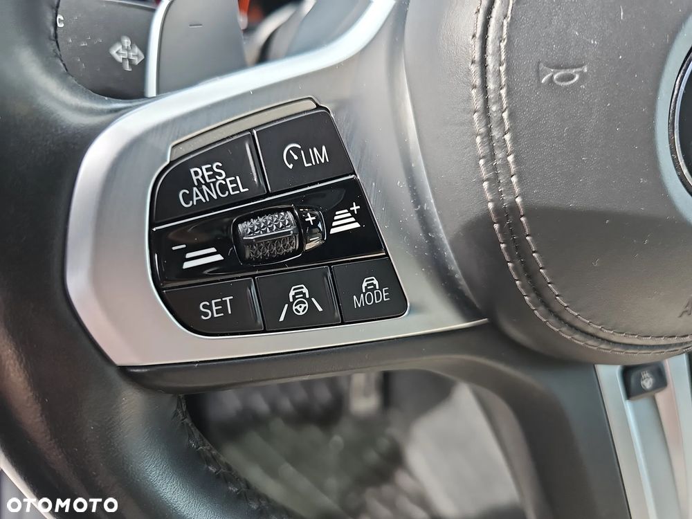 BMW X7 M50d sport - 17