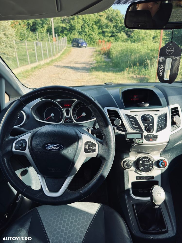 Ford Fiesta 1.6 TDCI DPF Titanium - 3