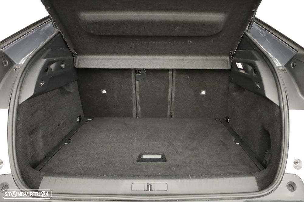 Peugeot 3008 1.2 Hybrid Allure e-DCS6 — fotografia 20