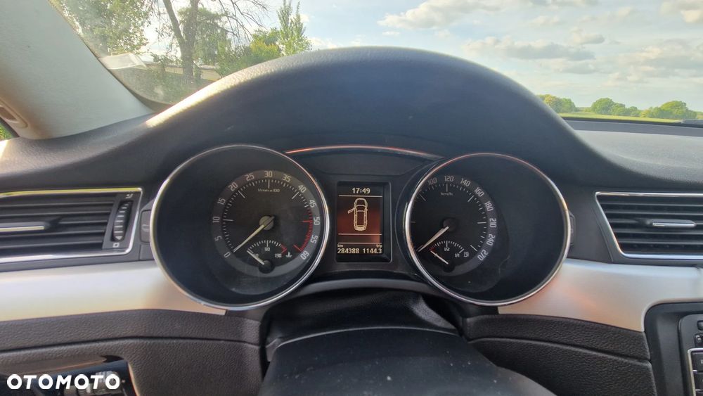 Skoda Superb 2.0 TDI DSG Comfort - 4