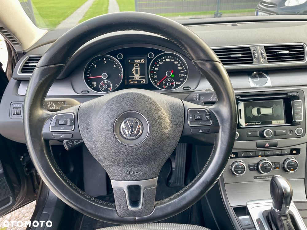 Volkswagen Passat Variant 2.0 Blue TDI DSG SCR Comfortline - 36