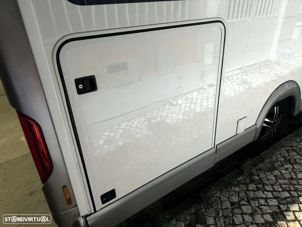 Carthago Chic C-Line 5.0 3.0JTD  (CAMA CENTRAL) - 34