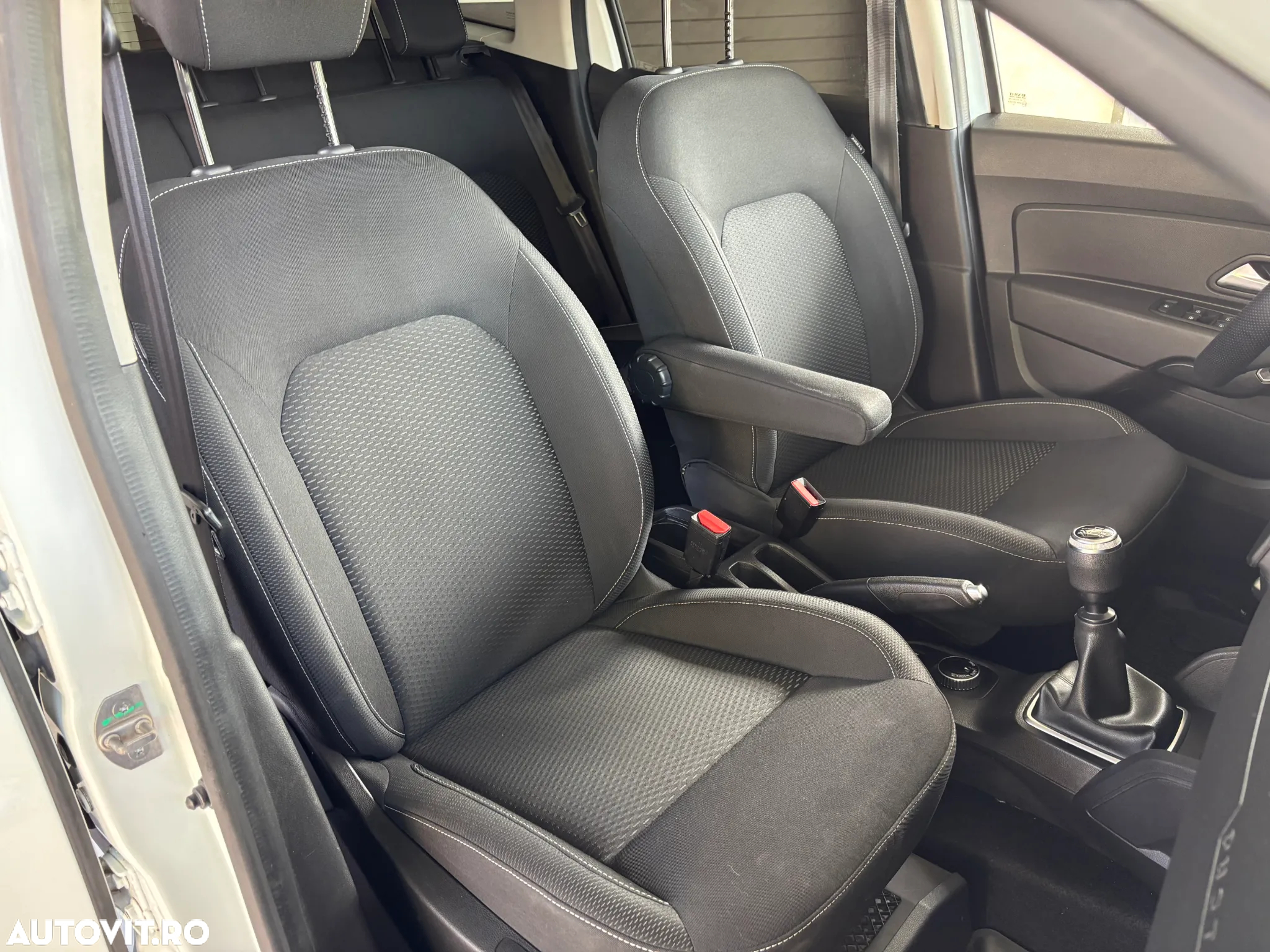 Dacia Duster 1.5 Blue dCi 4WD Comfort - 13