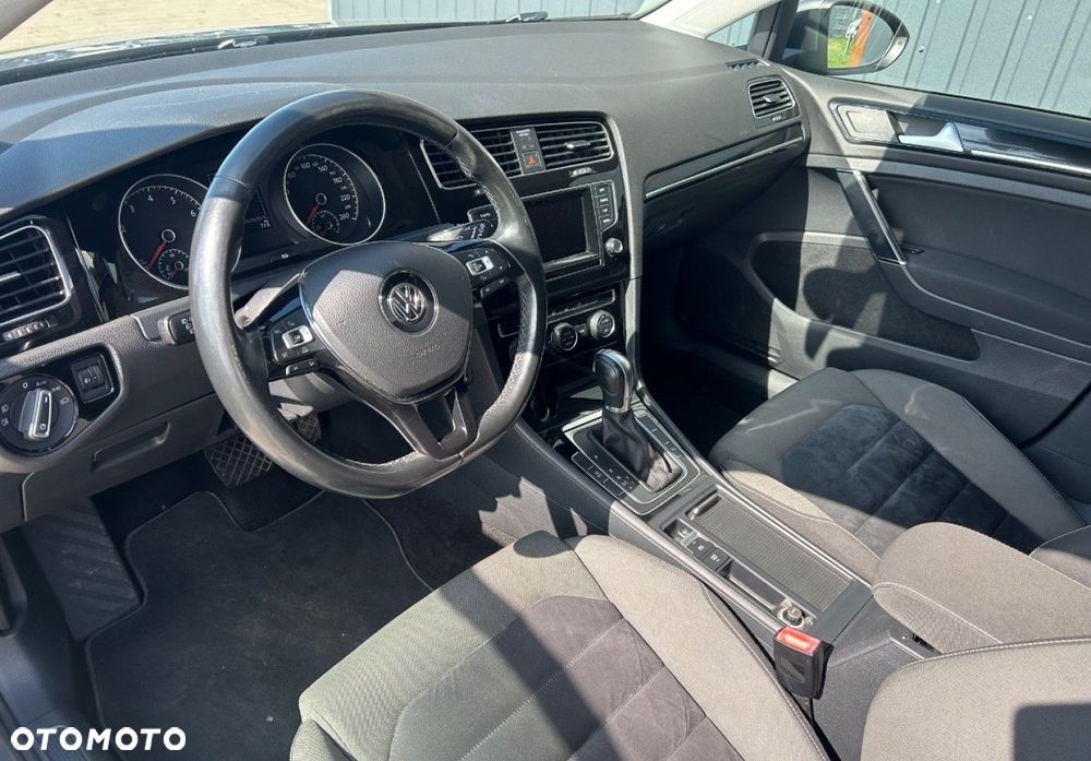 Volkswagen Golf - 12