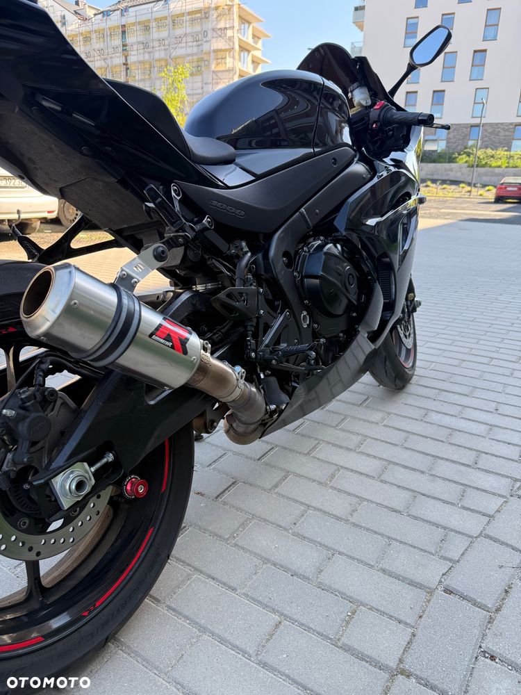 Suzuki GSX-R - 6