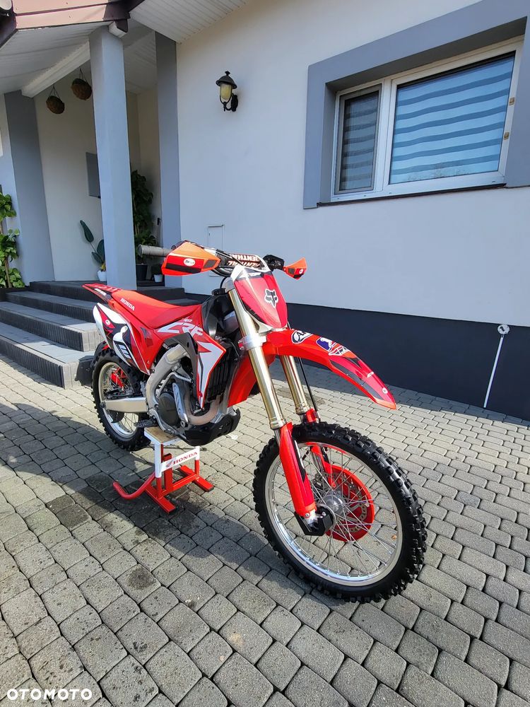 Honda CRF - 9