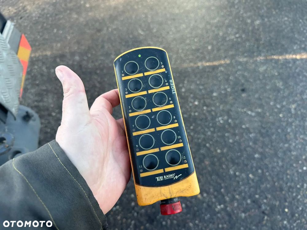 Mercedes-Benz wywrotka - 6