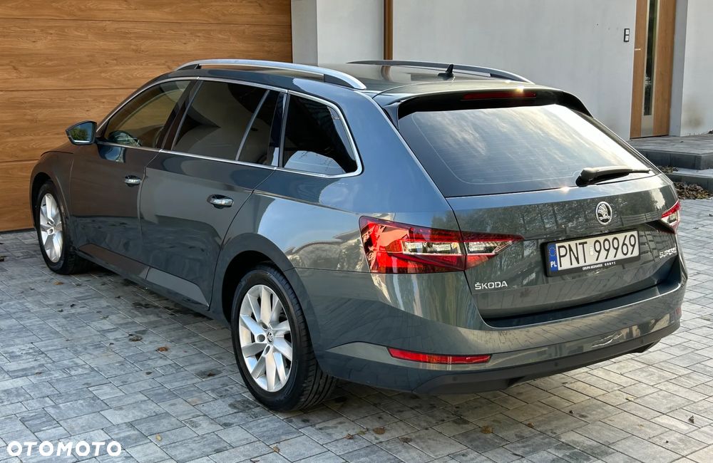 Skoda Superb 2.0 TDI Style DSG - 2