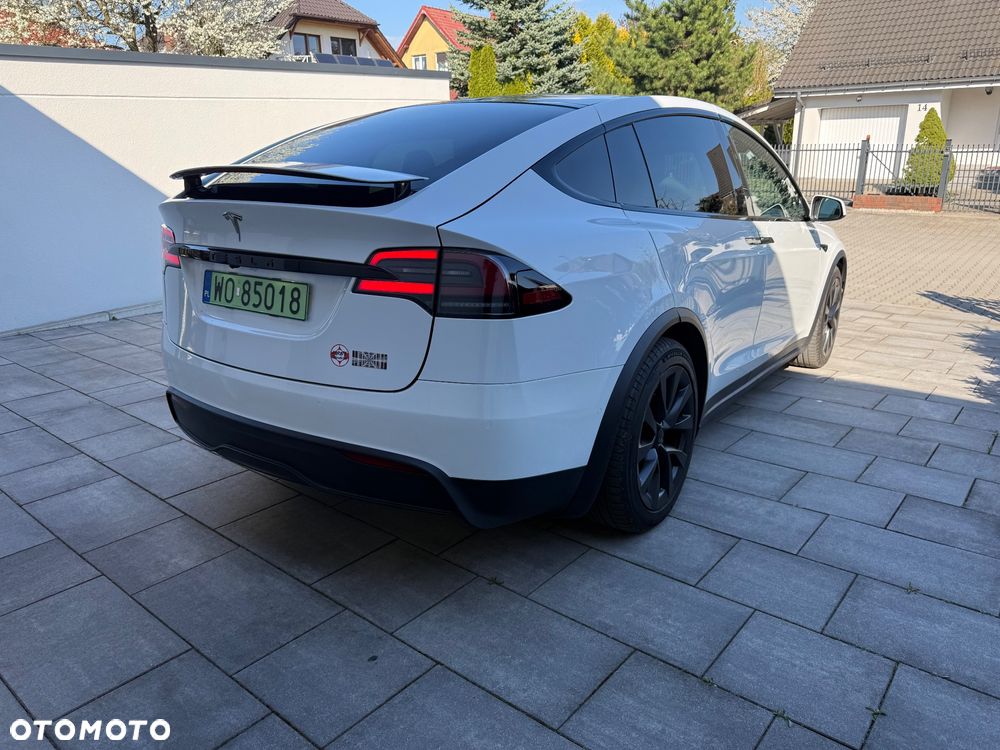 Tesla Model X - 3