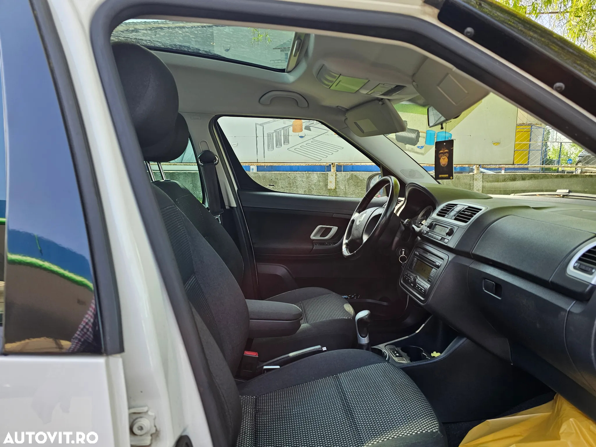 Skoda Roomster 1.6 Scout - 12