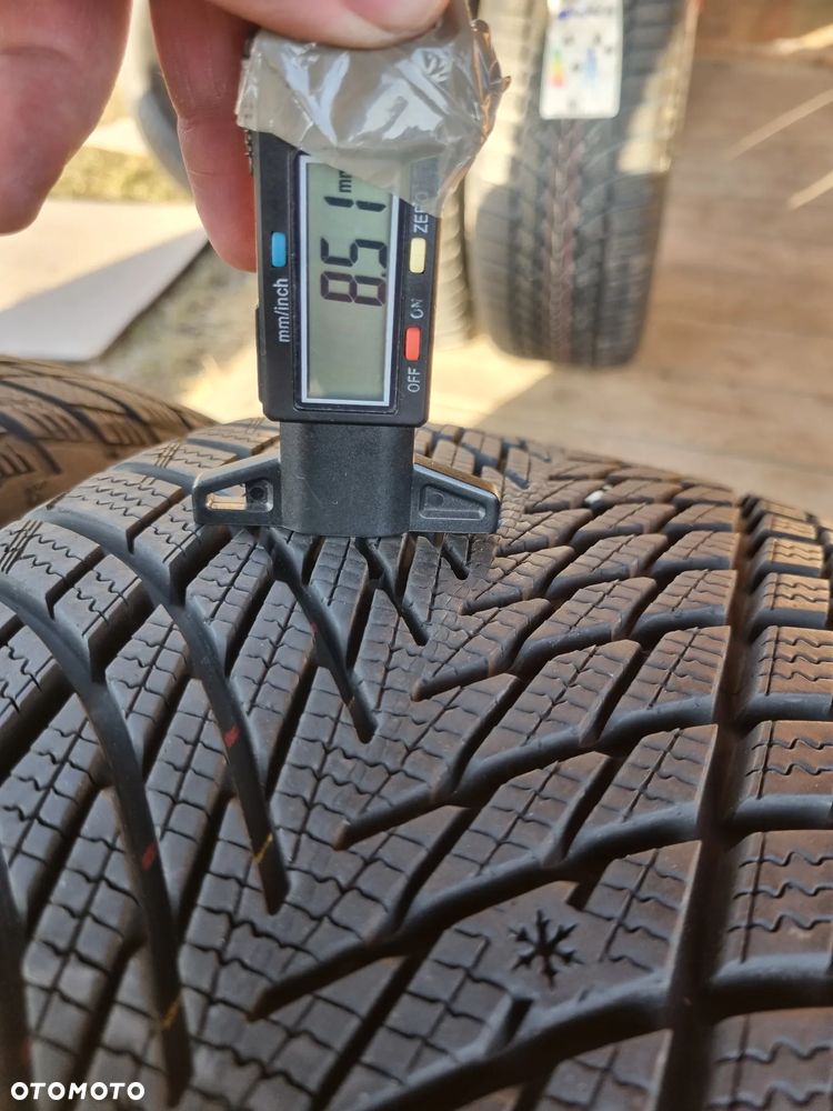 Opony Goodyear UltraGrip Performance3 235/40R19 96V 2024r.4x8,5mm jak nowe - 7