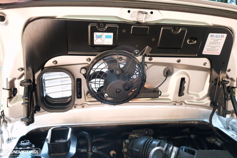 Porsche 911 (996) Carrera 4 Coupé - 33