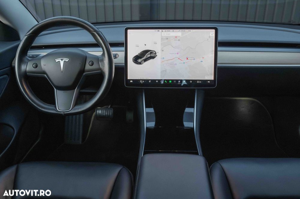 Tesla Model 3 - 31