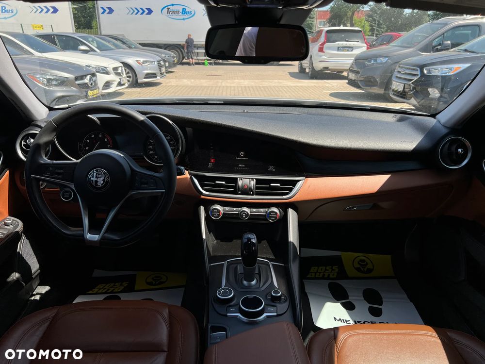 Alfa Romeo Giulia - 14