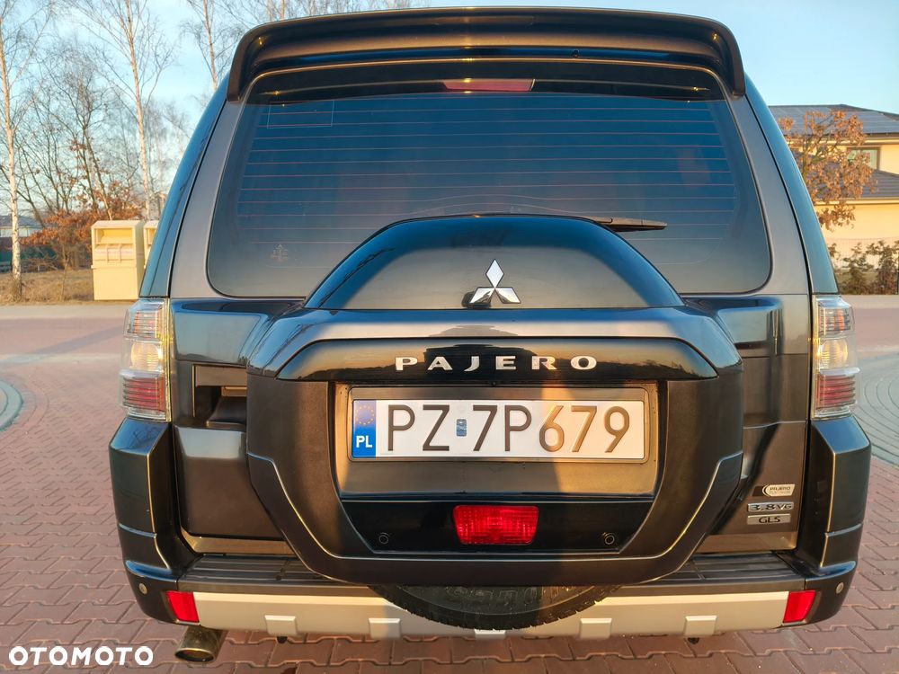 Mitsubishi Pajero - 10