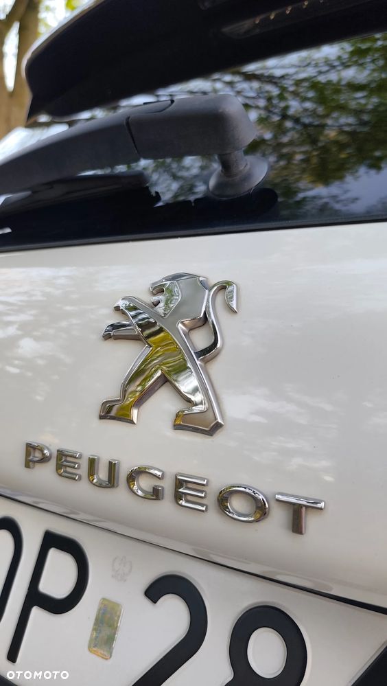 Peugeot 2008 1.6 e-HDi Allure S&S - 9