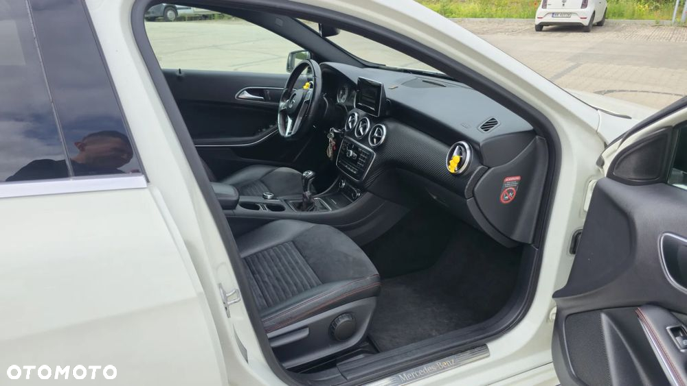 Mercedes-Benz Klasa A 180 BlueEfficiency Edition - 17