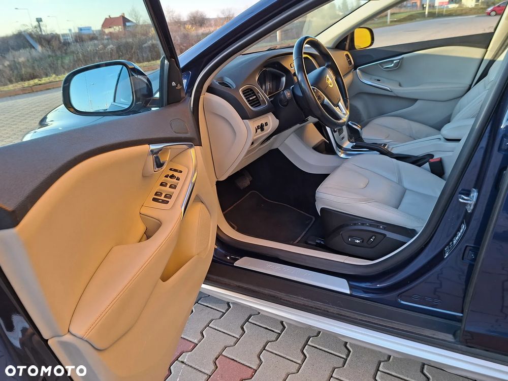 Volvo V40 Cross Country D3 Geartronic Ocean Race - 15