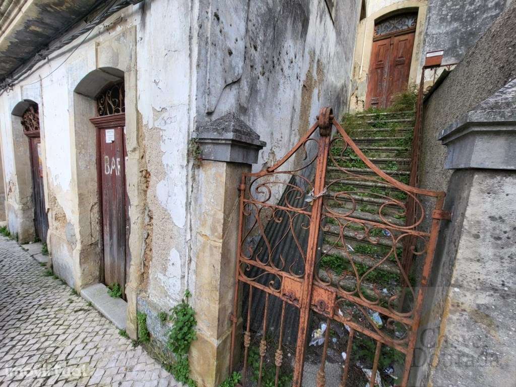 Moradia para recuperação total - centro de Cernache - Grande imagem: 2/8