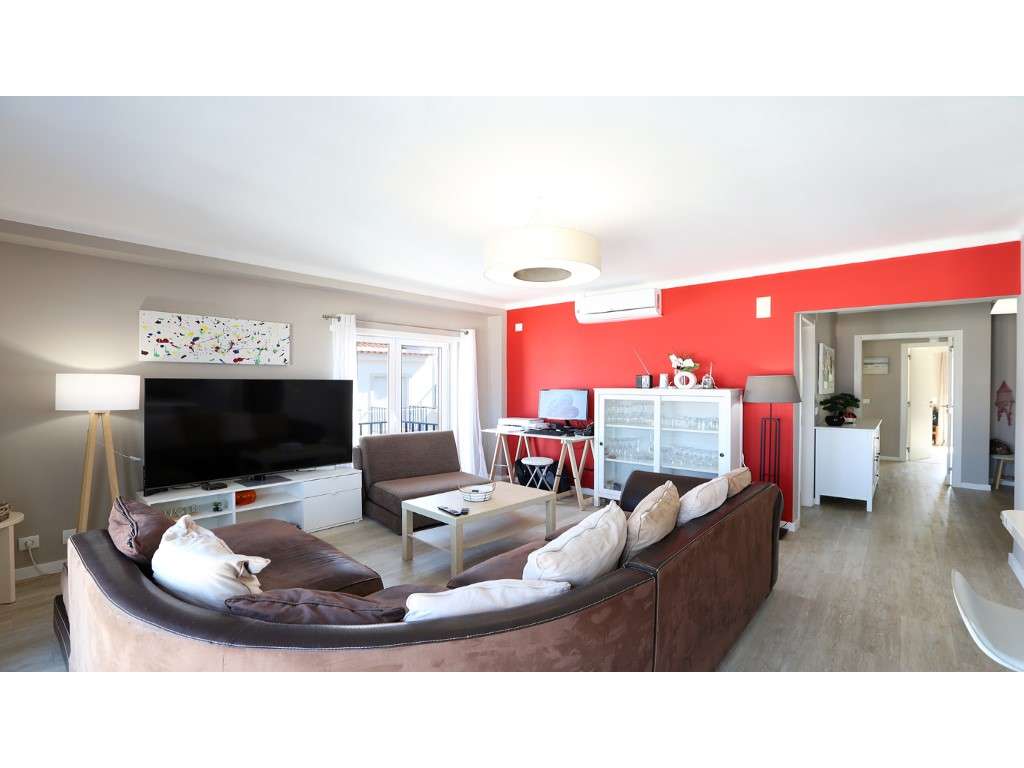 Apartamento T3 renovado no centro da Nazaré com vista mar e estacio... - Grande imagem: 3/27