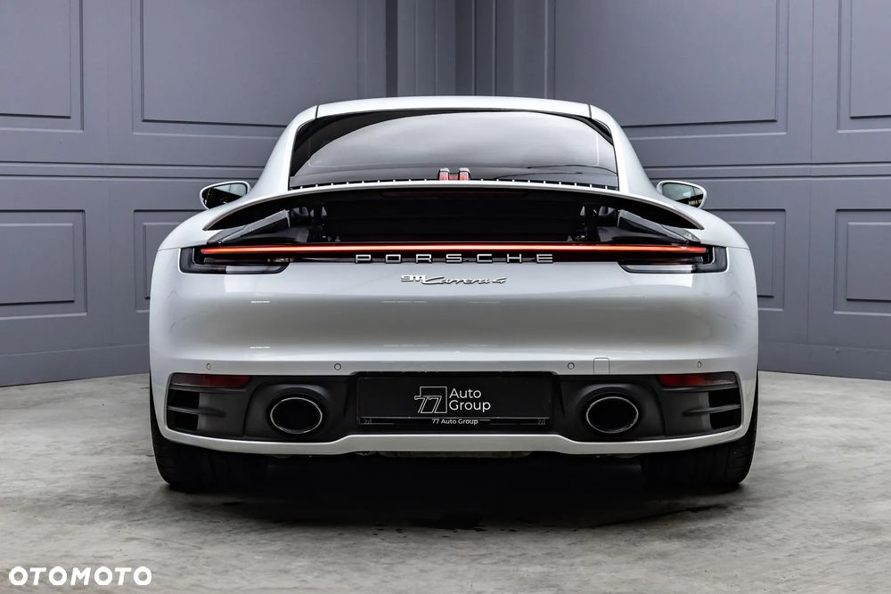 Porsche 911 Carrera 4 PDK - 35