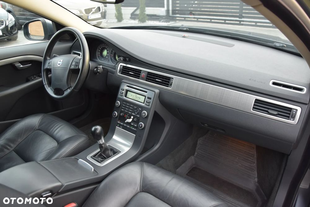 Volvo V70 2.5T Summum - 28