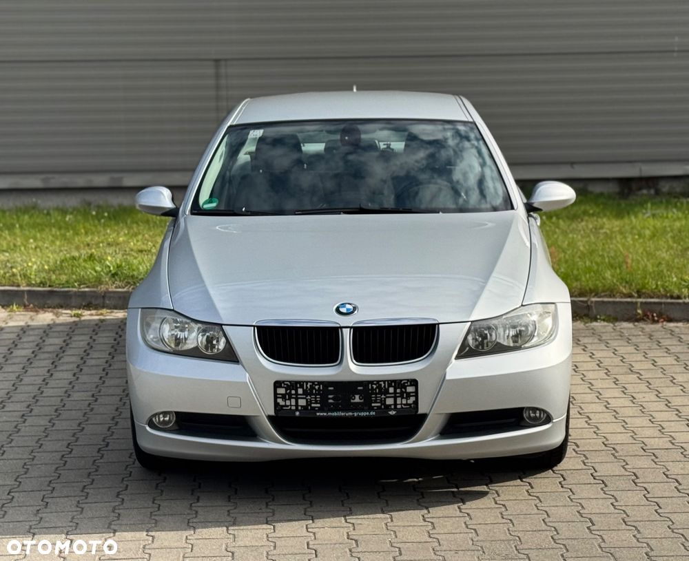 BMW Seria 3 318i - 6