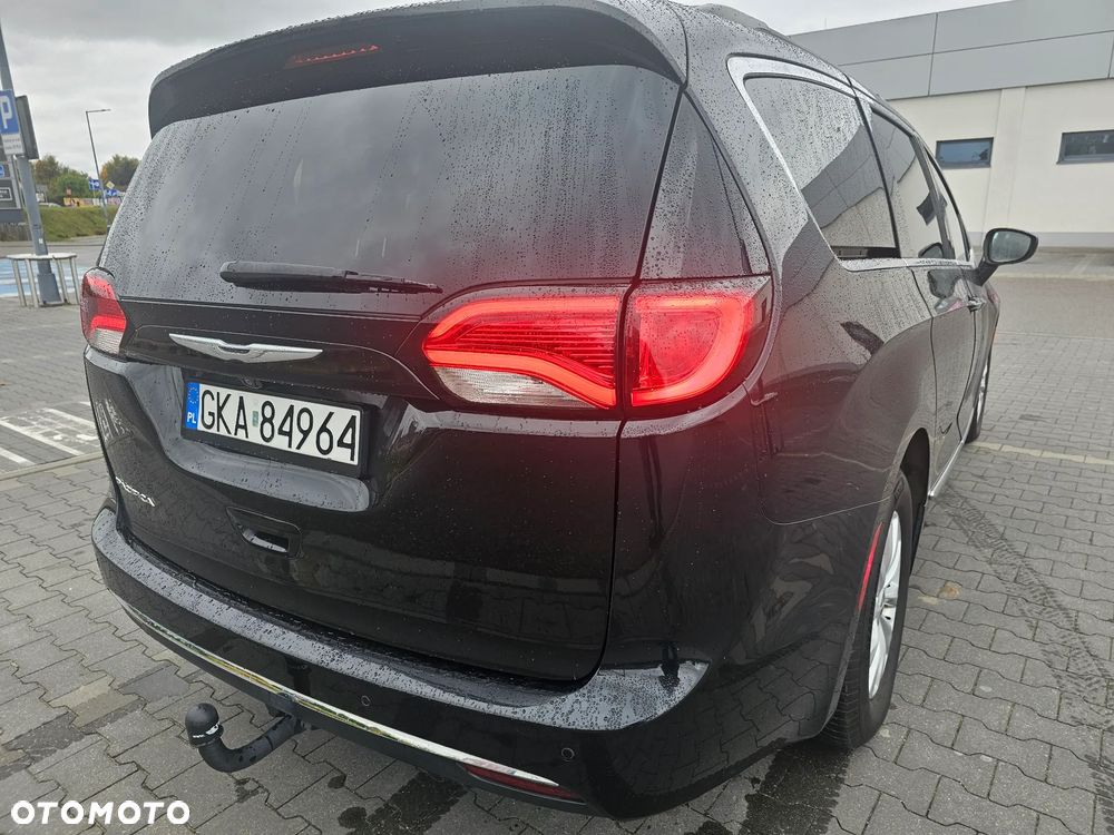 Chrysler Pacifica - 15