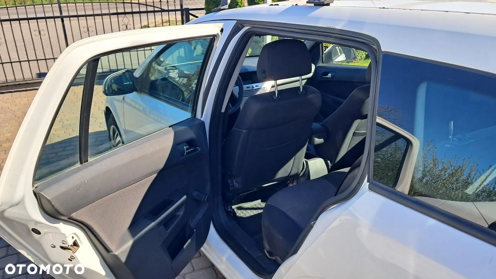 Opel Astra 1.7 CDTI - 10