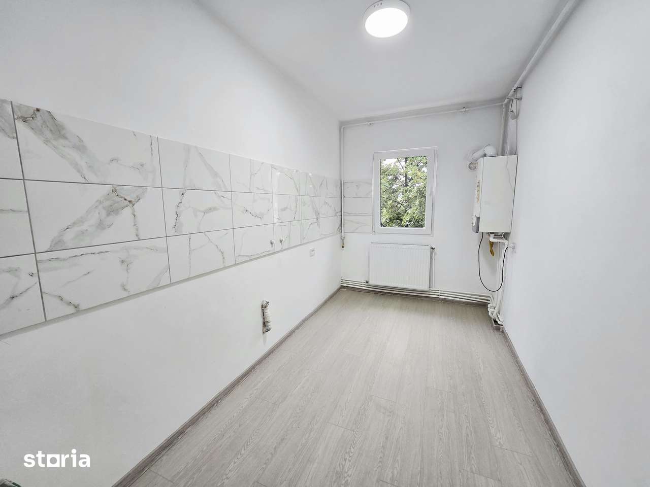 Apartament cu 2 camere decomandat Nicolina-Pizza Nico, Renovat, Etaj 2 — fotografia 1