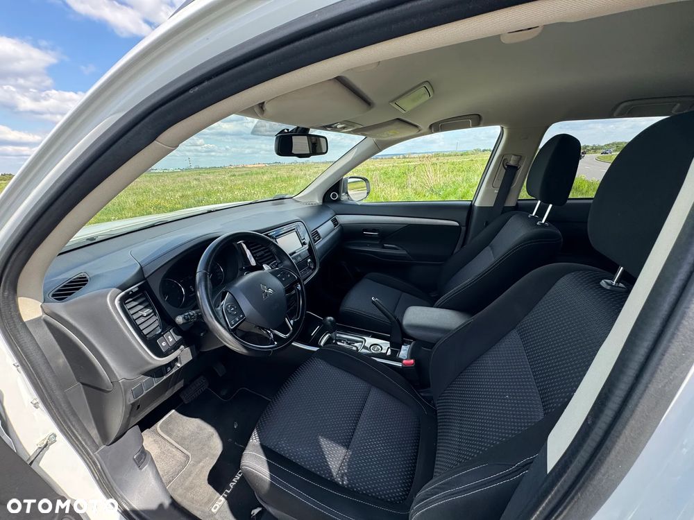 Mitsubishi Outlander 2.0 Intense + 4WD CVT - 14