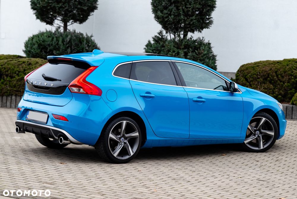 Volvo V40 D4 Geartronic RDesign - 14