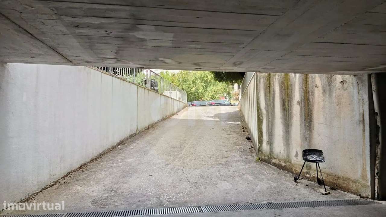 Garagem box | Copa e duche | Póvoa de Santa Iria - Grande imagem: 2/13