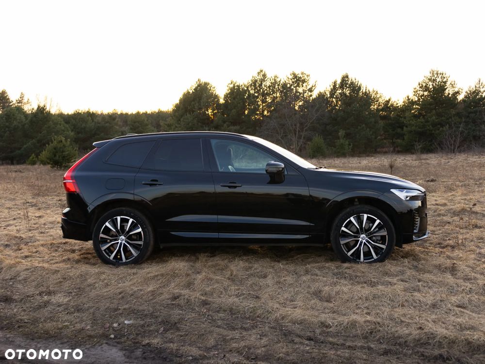 Volvo XC 60 B4 B Plus Dark - 23