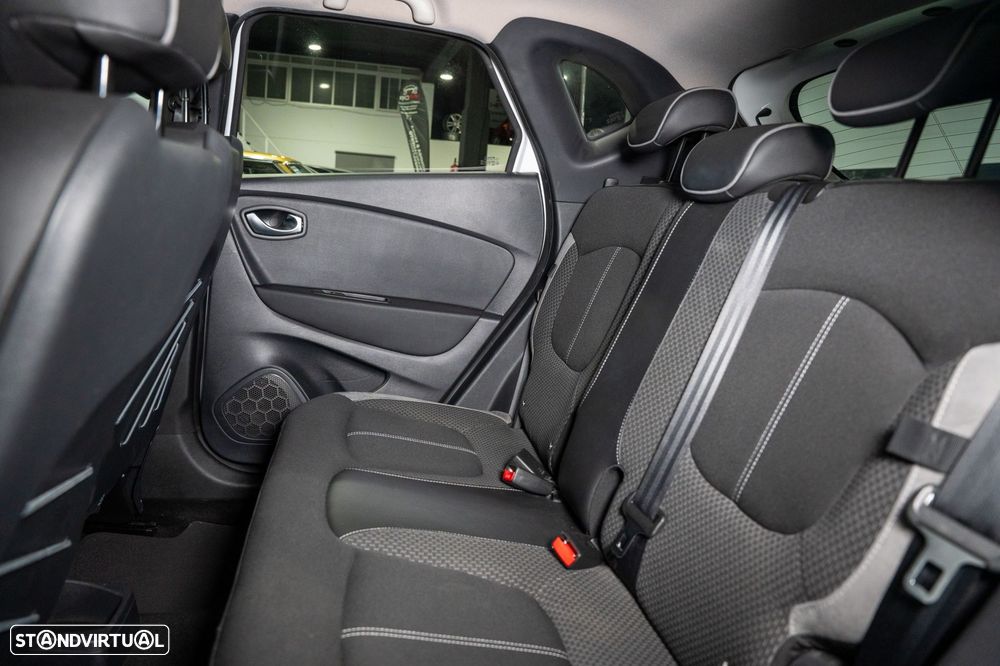 Renault Captur 1.2 TCe Exclusive EDC - 19