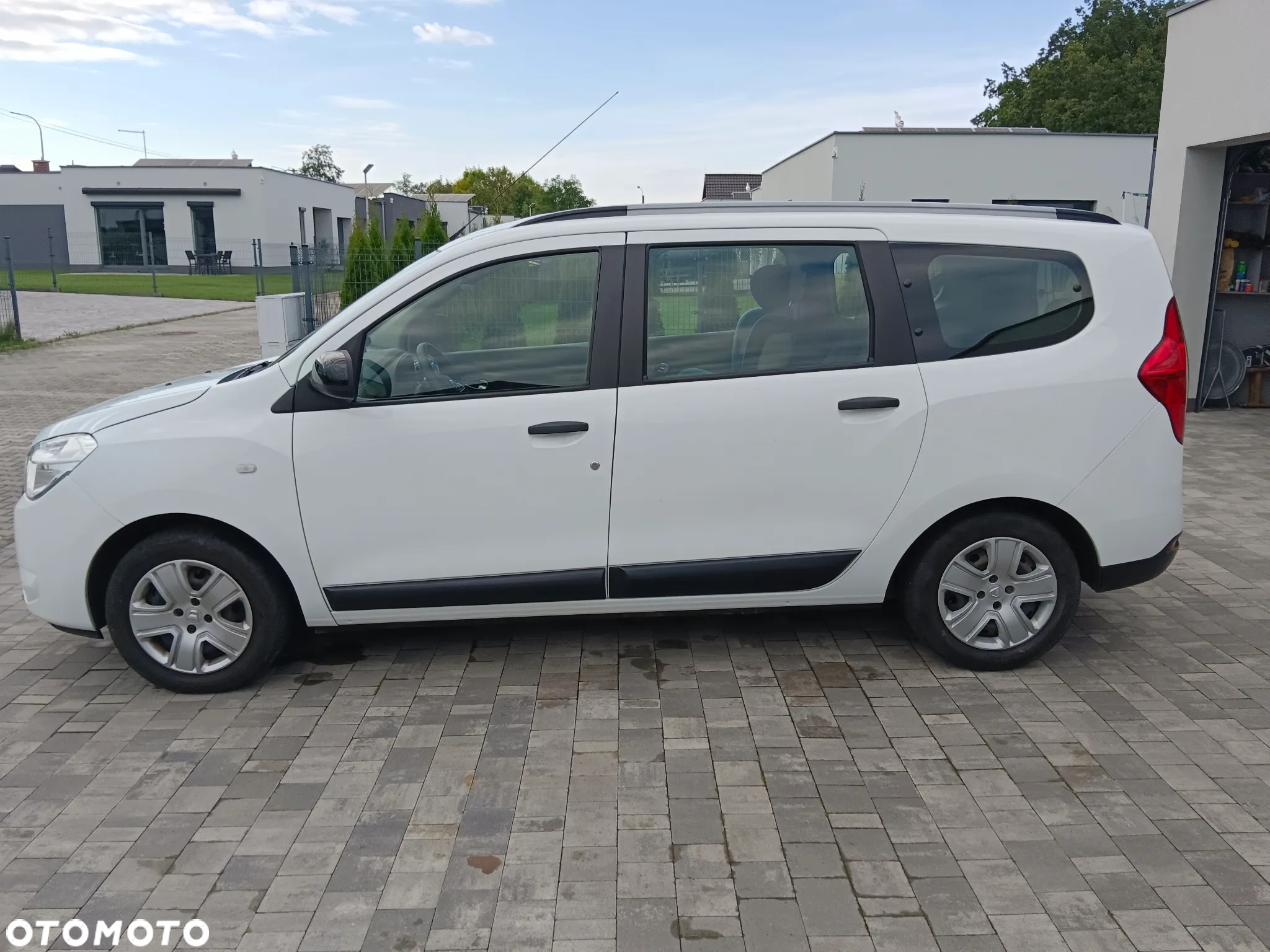 Dacia Lodgy 1.3 TCe Laureate S&S - 6
