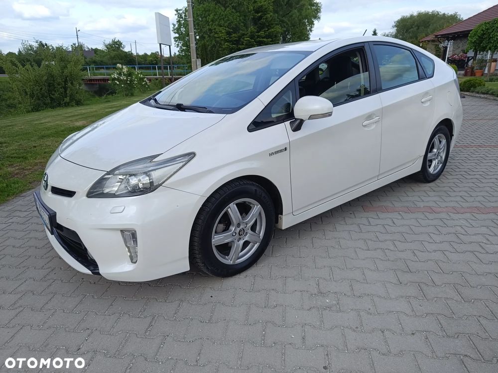 Toyota Prius 1.8 HSD Prestige - 3