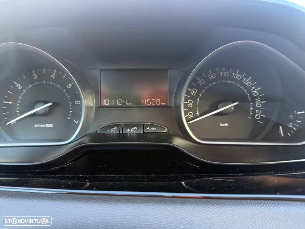 Peugeot 208 1.2 PureTech Active - 5