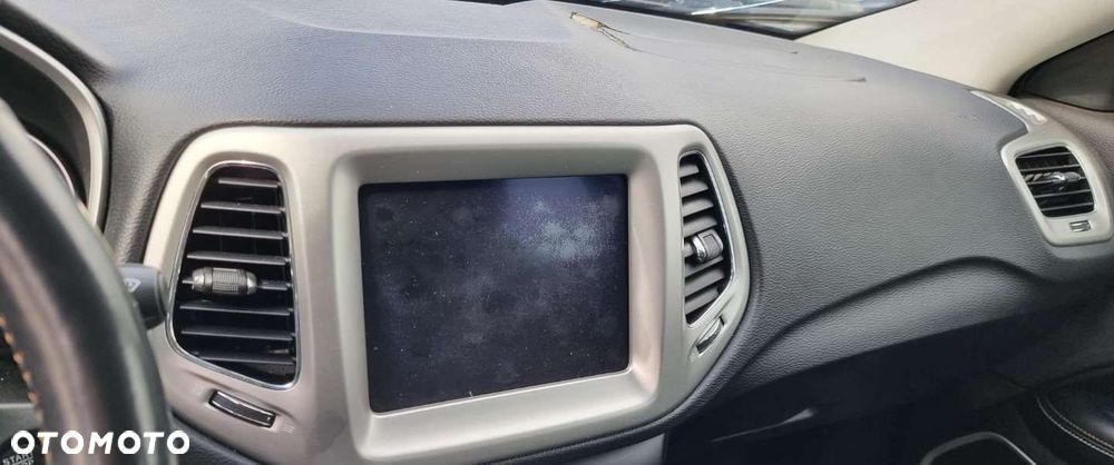 Jeep Compass - 12