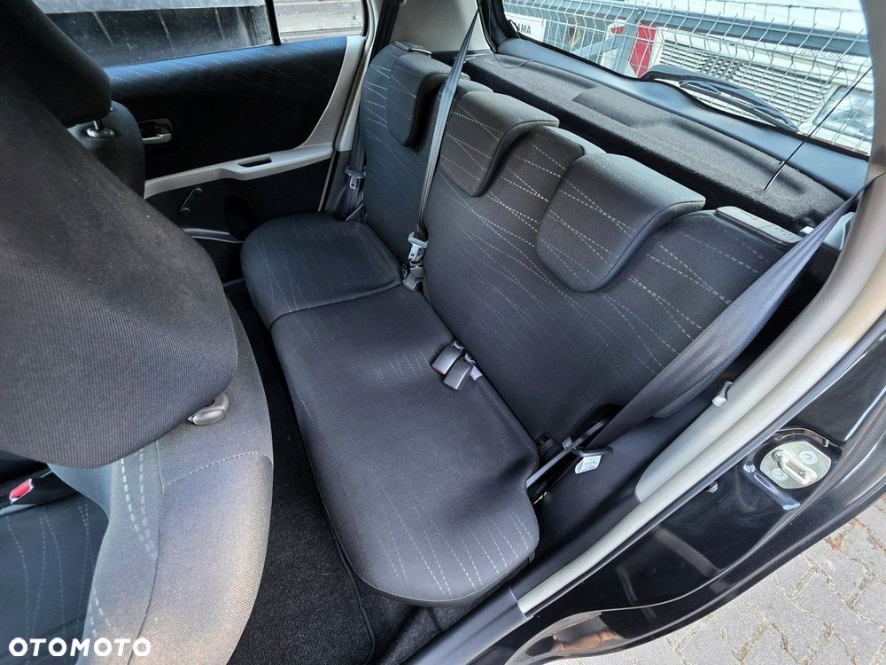 Toyota Yaris 1.3 VVT-i Sol - 23