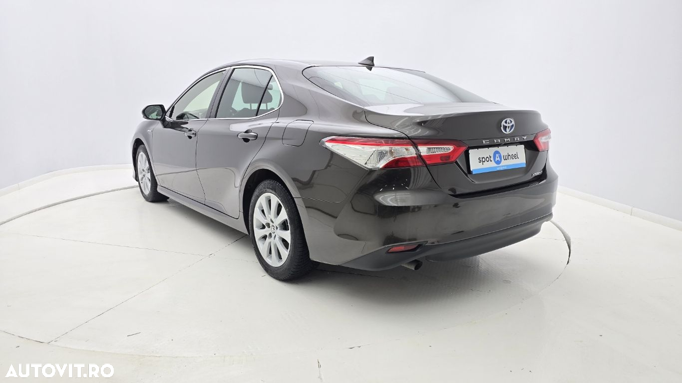 Toyota Camry - 9